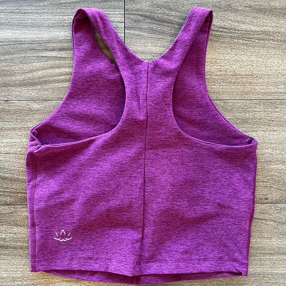 NEW - Beyond Yoga - SD Focus Cropped Tank - Aubergine Beet - Picture 2 of 2
